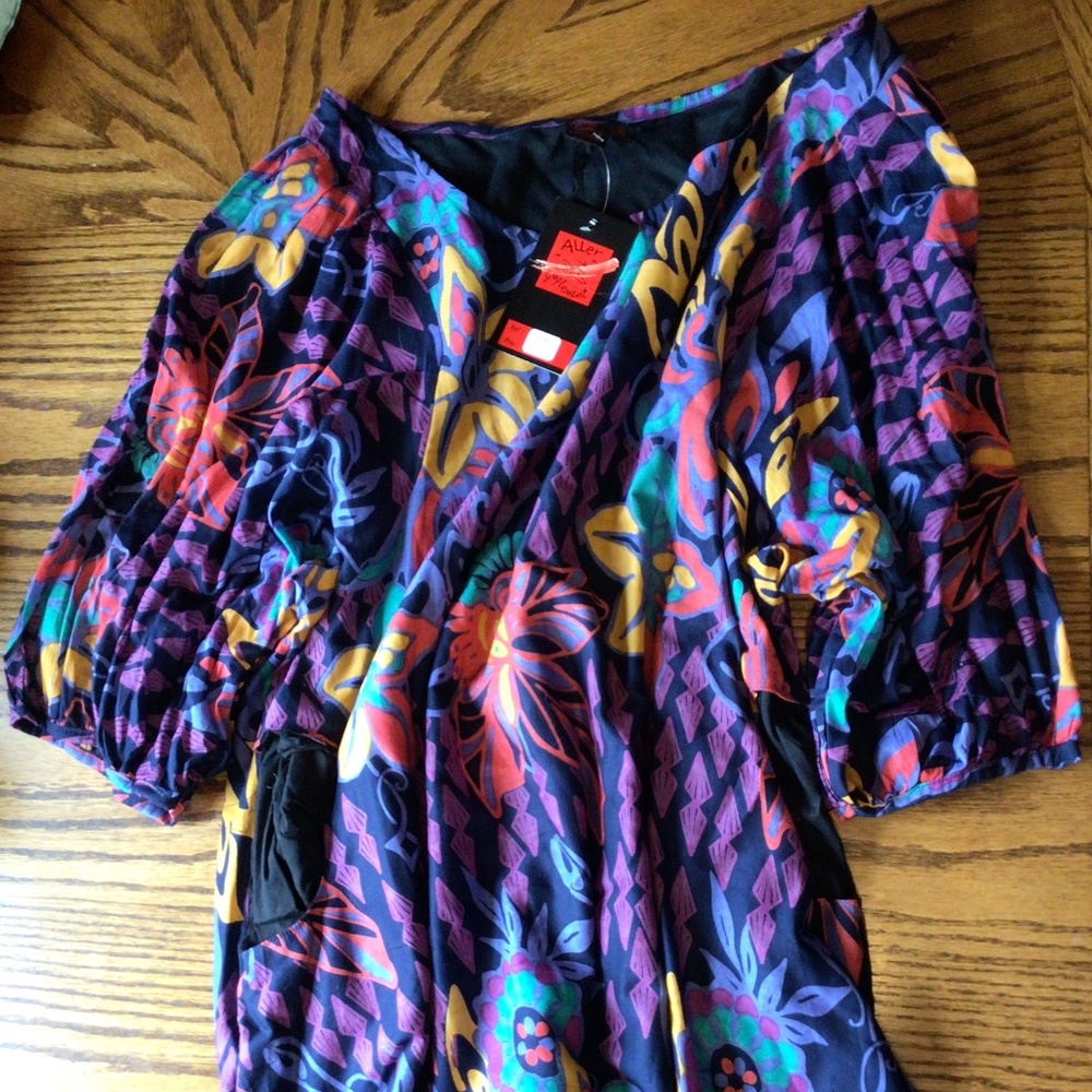 Bright artisanal tunic